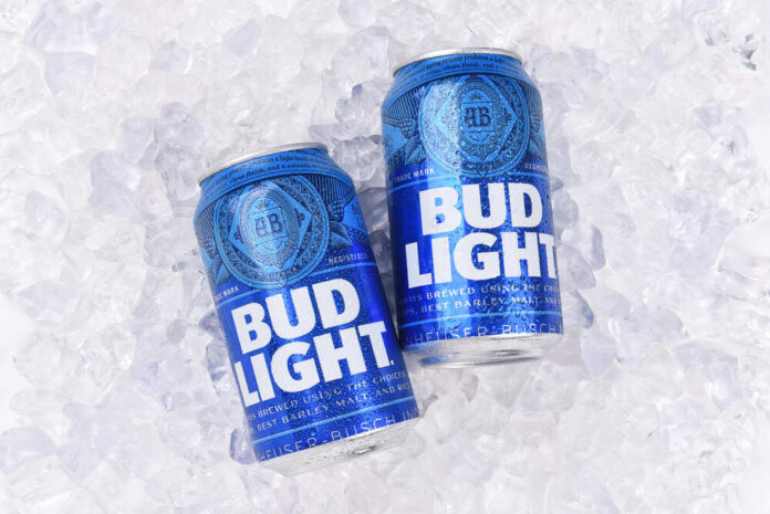 Irvine,,California,-,August,25,,2016:,Bud,Light,Cans,In