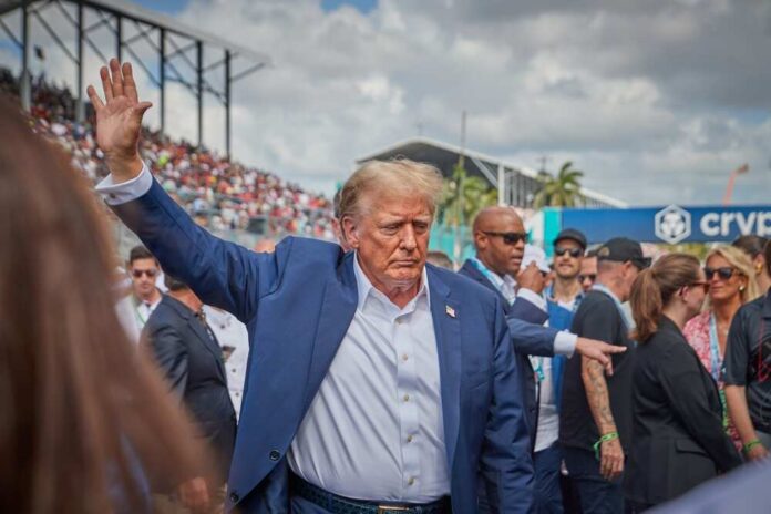 trump_id_2458373881.jpg featured image