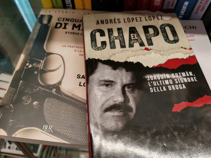 Two books titled Di Mare and El Chapo.